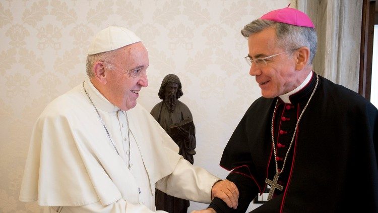2018.12.20 Papa Francesco e Mons. Charles John Brown, Arcivescovo tit. di Aquileia, Nunzio Apostolico in Albania 