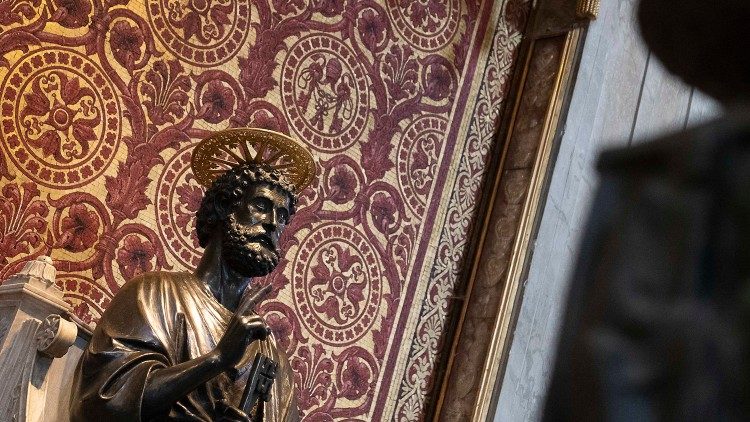La statua di San Pietro nella Basilica vaticana