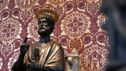 2018.12.20 DPC_DG_Vaticano, basilica di san Pietro, statua, santi (21).JPG