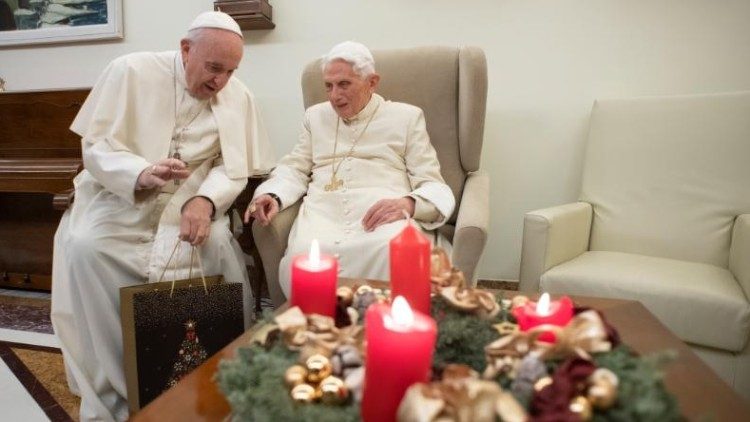 2018.12.21 Auguri Papa Francesco a Papa Benedetto XIV