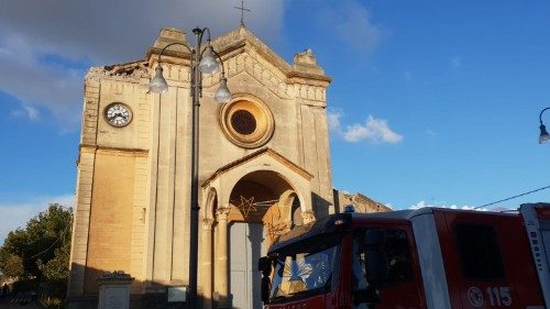 Terremoto a nord di Catania: crolli nei paesi, danni alle chiese