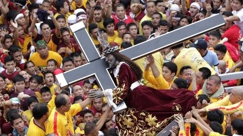 Em Manila a procissão do Nazareno Negro com milhões de fiéis
