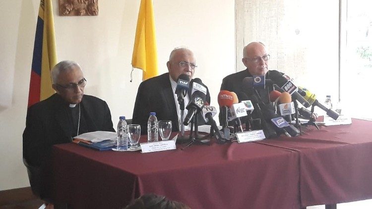 Cardenal Baltazar Porras, Mons. Raúl Biord y Mons. Freddy Jesús Fuenmayor Suárez