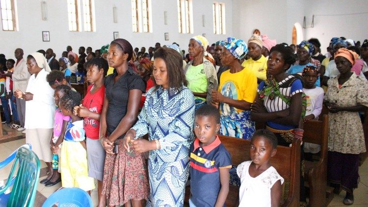 Cristãos da diocese do Luena, em Angola