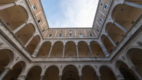 Deutscher wird beigeordneter Kirchenanwalt an der Signatur