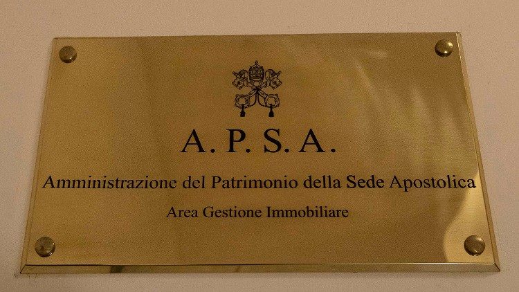 Napis na sedežu Administracije za upravljanje premoženja apostolskega sedeža (APSA).