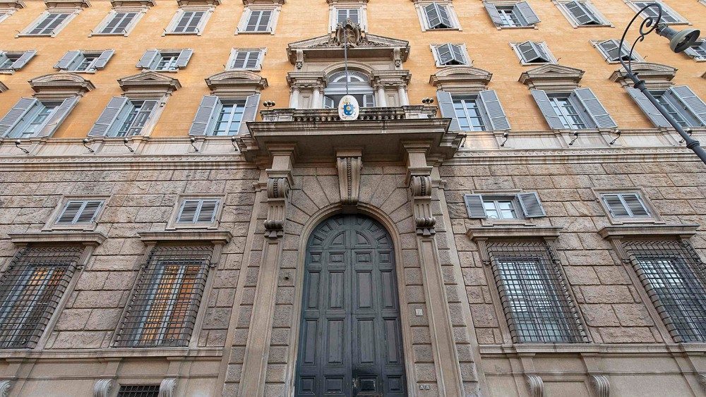 L'ingresso del Palazzo del Sant'Uffizio, sede del Dicastero per la Dottrina della Fede