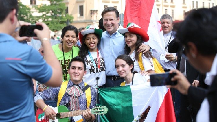 Panamski predsednik z mladimi iz Paname na SDM v Krakovu, 2016