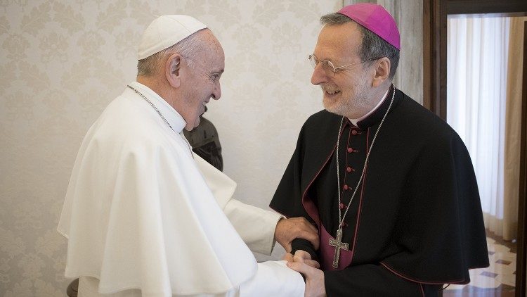 Папа Францішак і арцыбіскуп Клаўдыё Гуджэроці