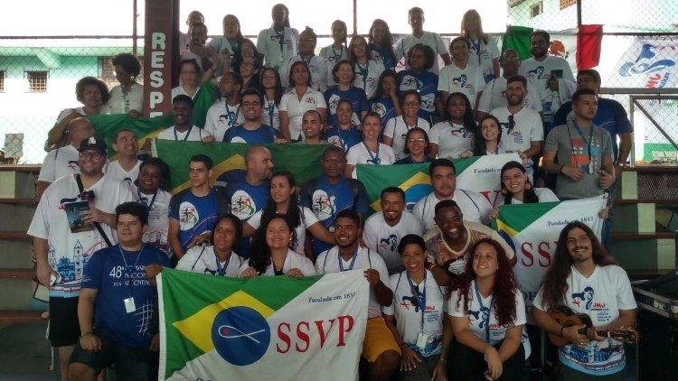 Grupo de jovens vicentinos do Brasil que participam da JMJ do Panamá