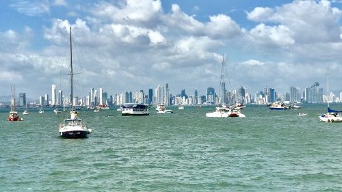 Deca 15 Skyline Panama.jpg