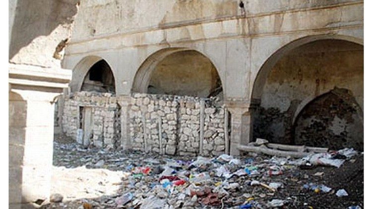 Պատմական հայկական եկեղեցին վերածուած է աղբանոցի