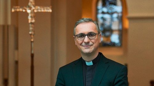 D: Hamburger Erzbischof Heße nach Auszeit freundlich empfangen
