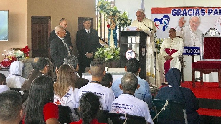 Papa Franjo u posjetu Domu "Dobri Samarijanac" u Panami