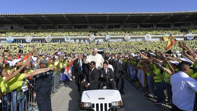 Papež med srečanjem s prostovoljci SDM v Panami