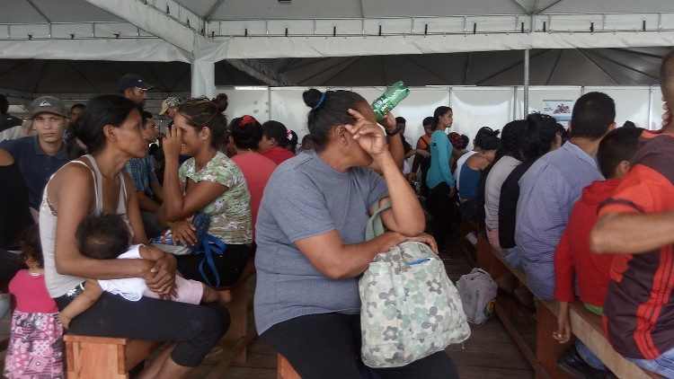 Profughi venezuelani assistiti dalla Caritas
