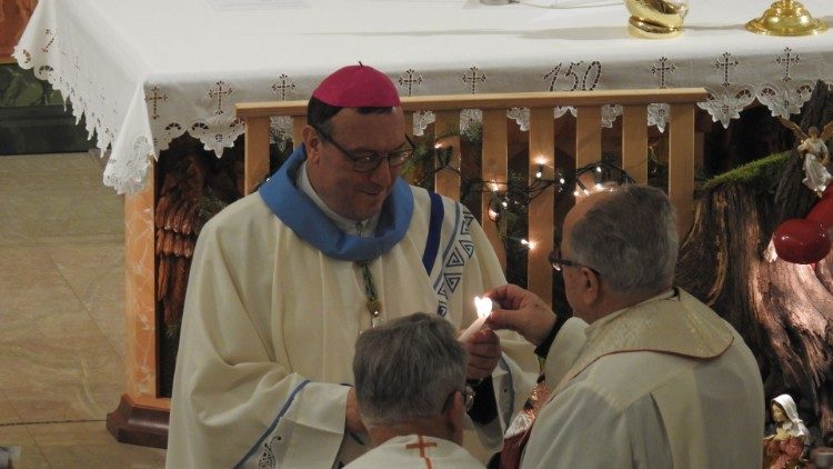 2019.02.02 Mons Alojzij Cvikl ha presieduto la messa in occasione della vita consacrata per arcidiocesi di Maribor 7.jpg