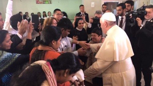 Papa in cattedrale: è una gioia per me visitare le giovani Chiese 