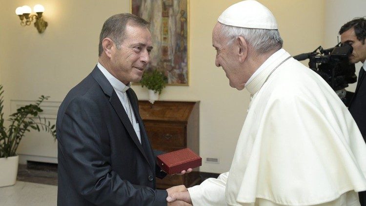 Papa Francesco incontra Mons.Rrok Gjonlleshaj, arcivescovo di Bar, Montenegro, 2018.09.07 