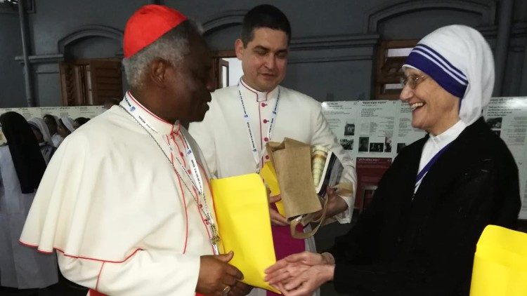 Archivbild: Kardinal Turkson zu Besuch in Kalkutta beim Haus Mutter Teresas