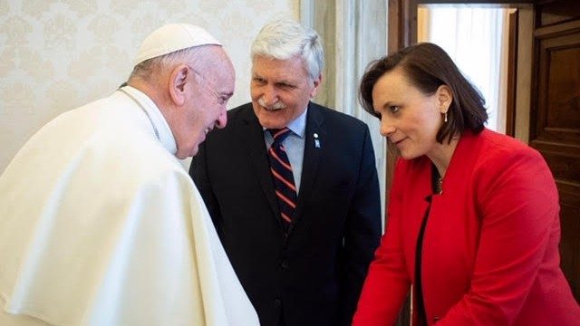 Pope Francis receives in audience General Roméo Dallaire and Dr Shelly Whitman 