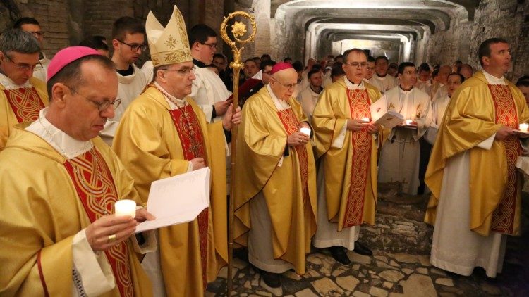 Kardinal Josip Bozanić s koncelebrantima u bazilici svetoga Klementa u Rimu; 14. veljače 2019.