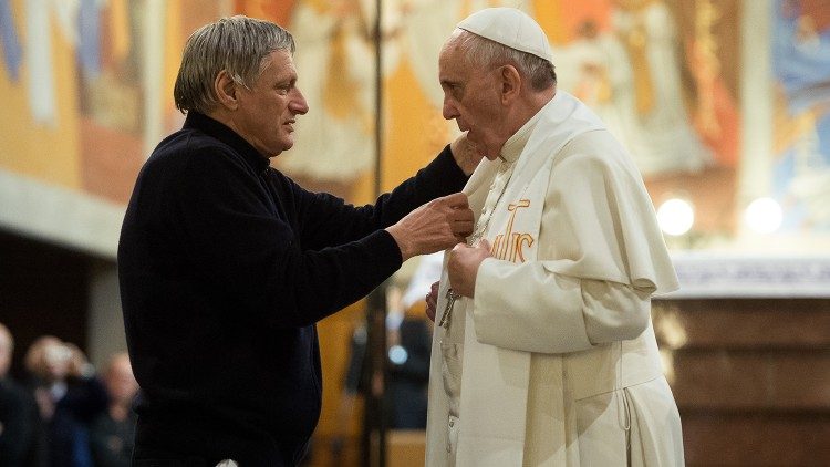 Don Ciotti mit dem Papst