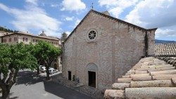 2019.02.22 Assisi Santuario spogliazione.jpg