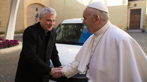 Krajewski: Papa doa respiradores para a Itália e Espanha