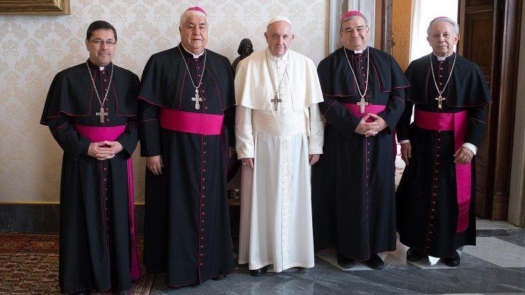 Le Pape François et les membres de la présidence de la conférence épiscopale du Mexique.