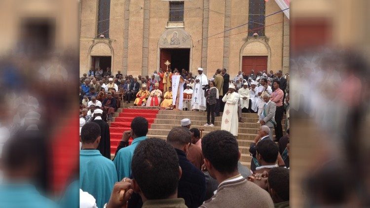Mons. Tesfamariam celebra festa annuale della arcidiocesi