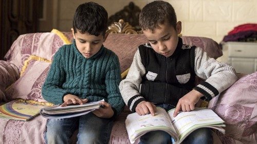 Siria, 8 anni di guerra. Cinque milioni di bimbi dipendono ancora dagli aiuti 