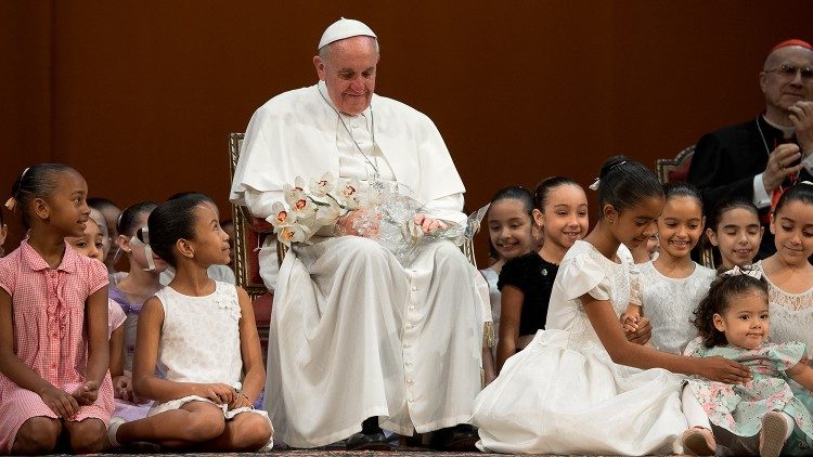 2019.03.12 Papa Francisco con niños