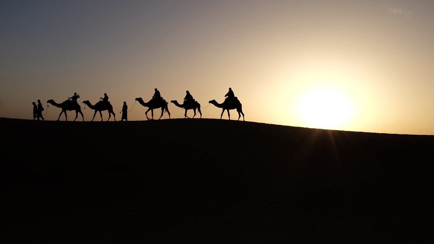 Caminho no Deserto 🏜️✝️❤️‍🔥😇 ✓ Siga a gente