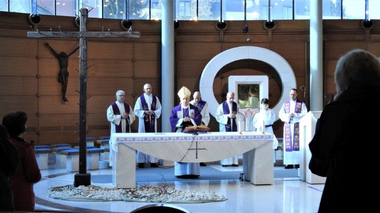 La santa messa presieduta da mons Stanislav Zore in occasione dei 30 anni dei pedagoghi cattolici Sloveni 7.jpg