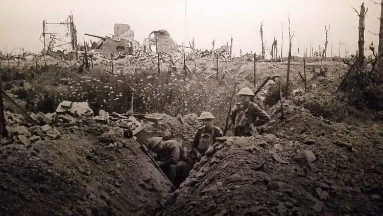 Soldati in trincea durante la prima guerra mondiale