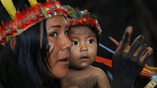 Il Papa prega per popoli indifesi dell’Amazzonia segnata dal coronavirus