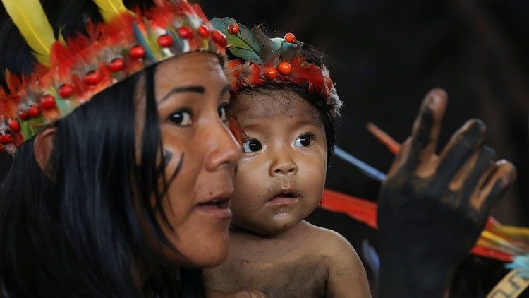 Indigene aus dem Amazonasgebiet