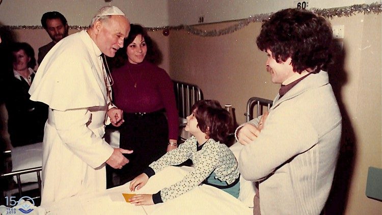 Gjon Pali II në spitalin "Bambino Gesù" (1979)
