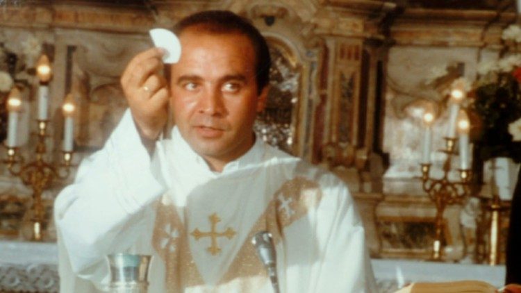 Don Peppe Diana, parroco a Casal di Principe, fu ucciso in un agguato camorristico il 19 marzo 1994 all'età di 36 anni
