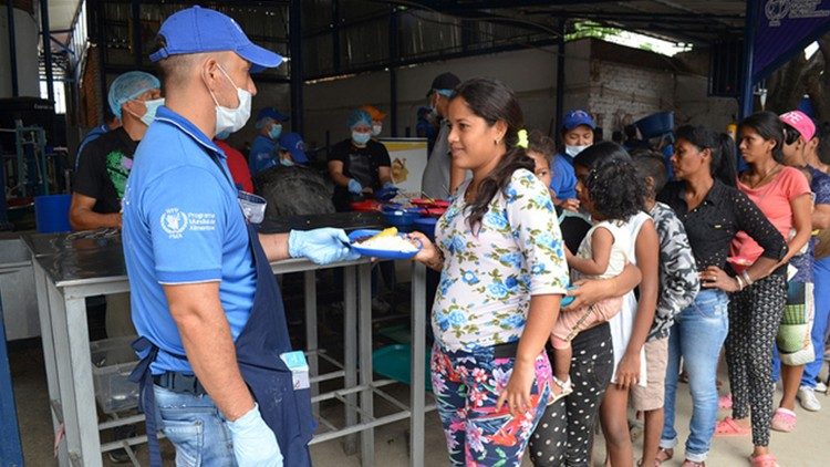 Distribution de repas dans le diocèse de Cucuta, avec le soutien d'une agence onusienne, en mars 2019