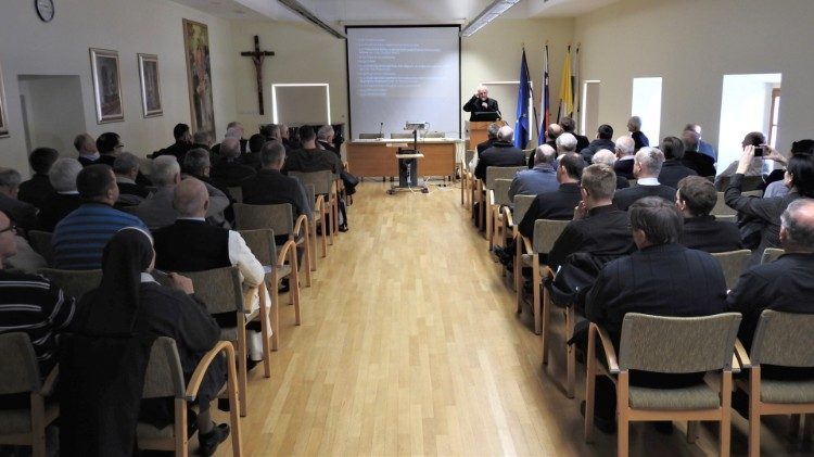 V sredo, 20. marca, dopoldne je v Stični potekal teološki simpozij 2019 na temo vseživljenjske kateheze.