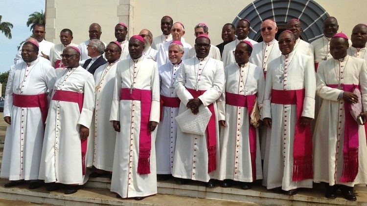 Angolos vyskupai