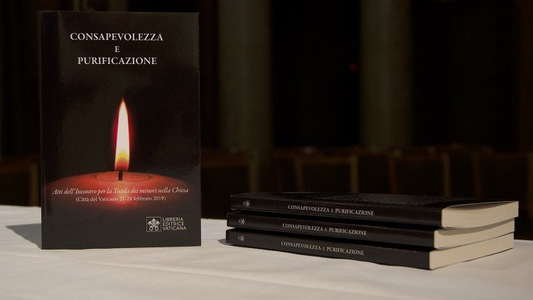 Copertina del Libro sugli Atti dell'Incontro in Vaticano sulla protezione dei minori (21-24 febbraio 2019)