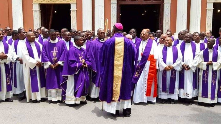 Sacerdotes da Arquidiocese de Luanda, em Angola