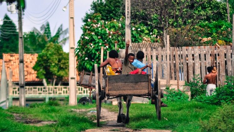2019.03.28 bambini, povertà in Cametá, comune del Brasile nello Stato del Pará