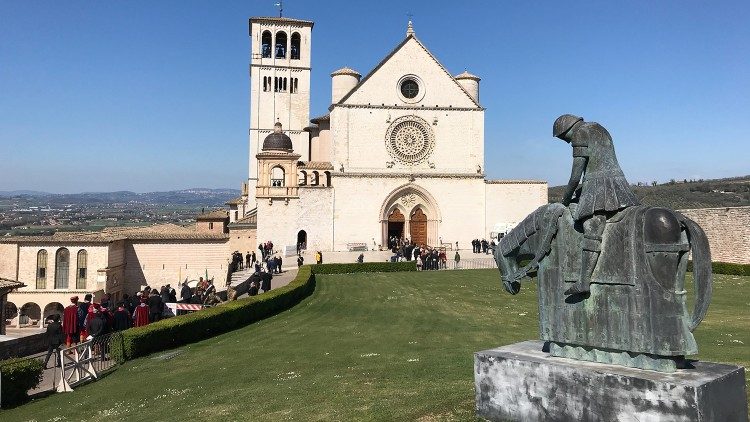 2019.03.29 Assisi - ceremonia di conferimento della Lampada della Pace al Re Giordano (con Angela Merkel, premiata l'anno scorso)