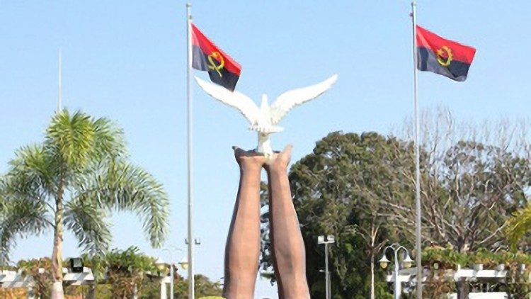 Monumento à paz e reconciliação nacional, em Luena, Moxico