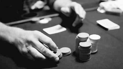 Pandemia e povertà: attenzione ai rischi legati al gioco d'azzardo