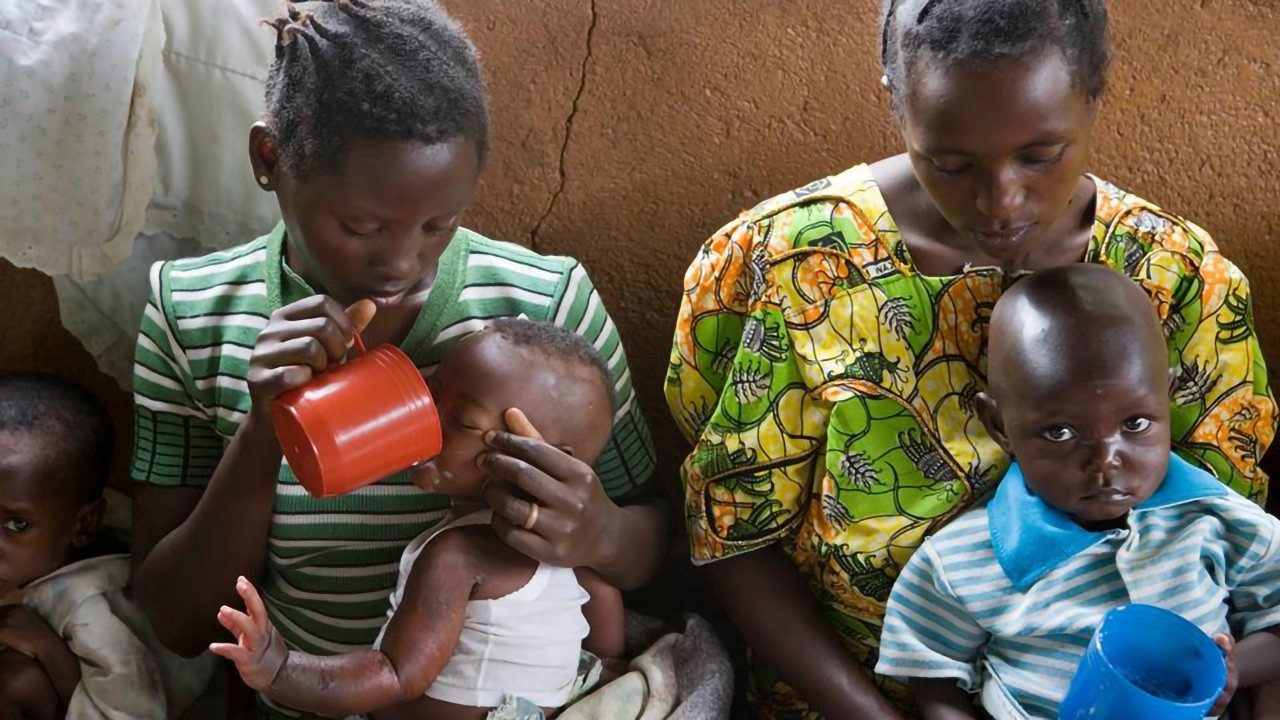 Mais de dez milhões de crianças ameaçadas de má-nutrição em África - Vatican News